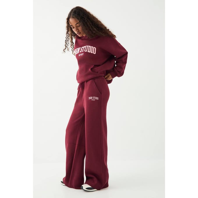 Dames DSGN Studio Straight Leg Jogger | Bordeaux Rood | Maat: Large