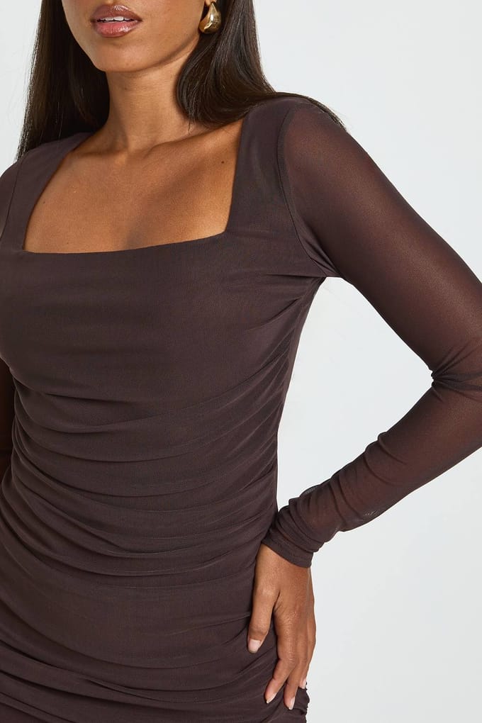 boohoo Dames Vierkante Hals Gerimpelde Mesh Bodycon Jurk | Espresso | Maat: 36