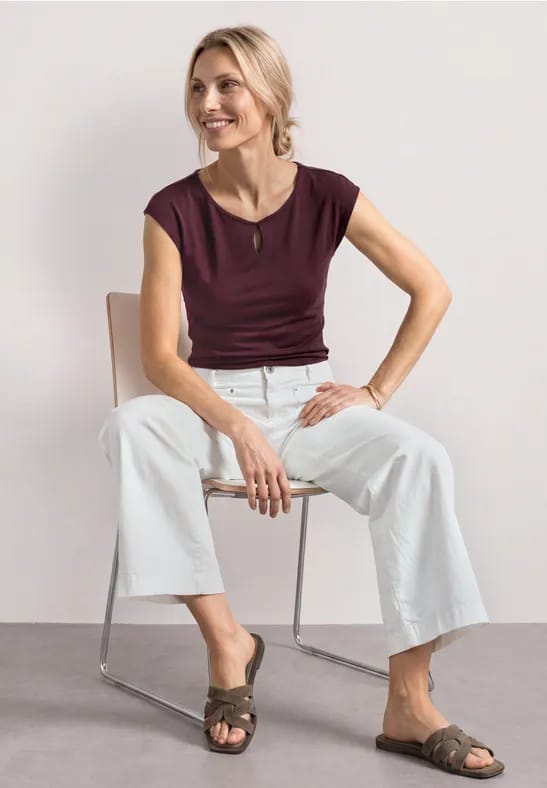 Shirt met afhangende schouders en uitsnijding