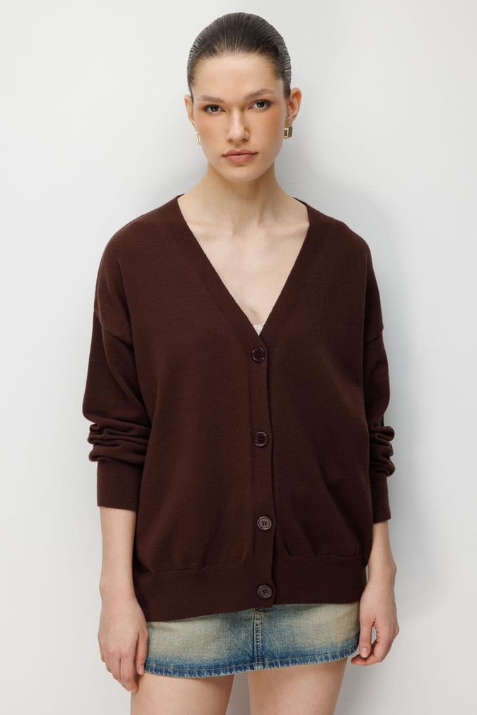 Lange Geribde Trui Cardigan met V-hals en Knopsluiting