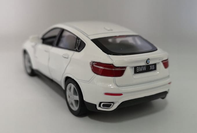 Kinsmart BMW X6 Modelauto Schaal 1:38 Metaal - Wit