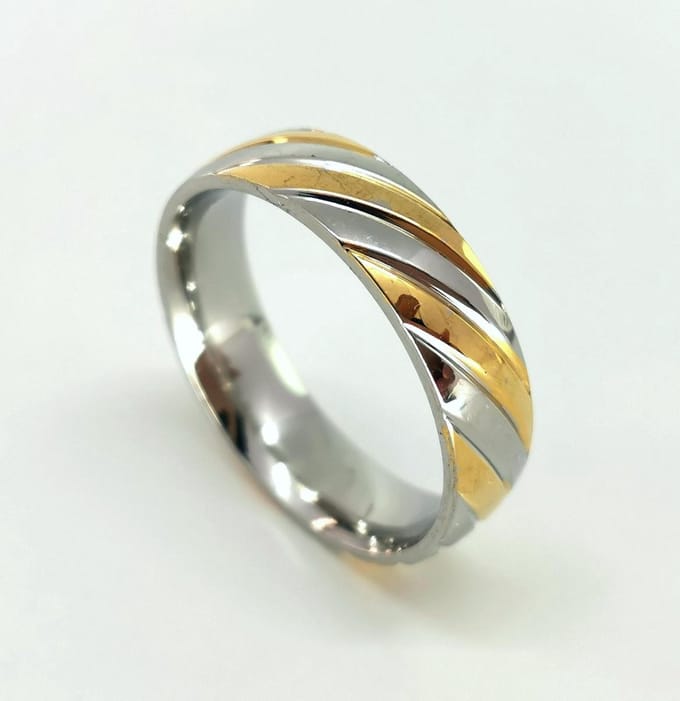 RVS Ring Met Schuine Strepen - Zilver/Goud - Maat 19