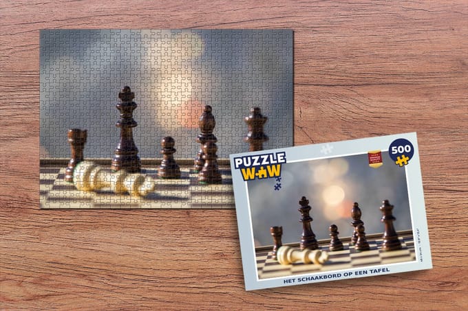 Puzzel Het schaakbord op een tafel - Legpuzzel - Puzzel 500 stukjes