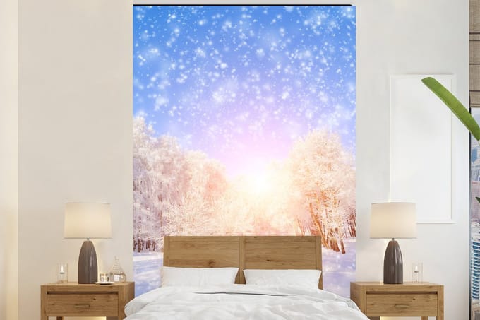 Behang - Fotobehang Sneeuw - Zon - Winter - Breedte 145 cm x hoogte 220 cm