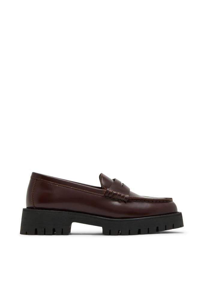 Steve Madden Langsten Flat Shoes Burgundy Maat: 41 | Instappers Outlet | Dames | Bruin