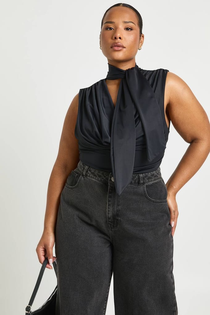 boohoo Dames Plus sjaal-wrap top met drapeerhals | Zwart | Maat: 48