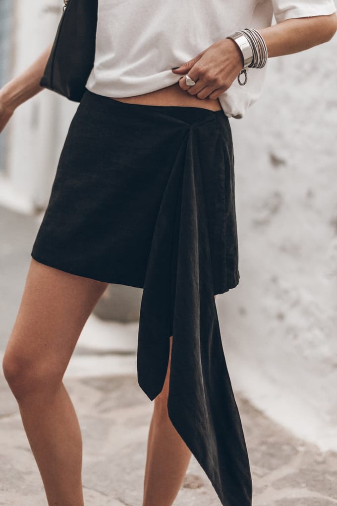Mikuta The Dark Cascade Skirt Black Größe: M | Miniröcke Outlet | Damen | Schwarz