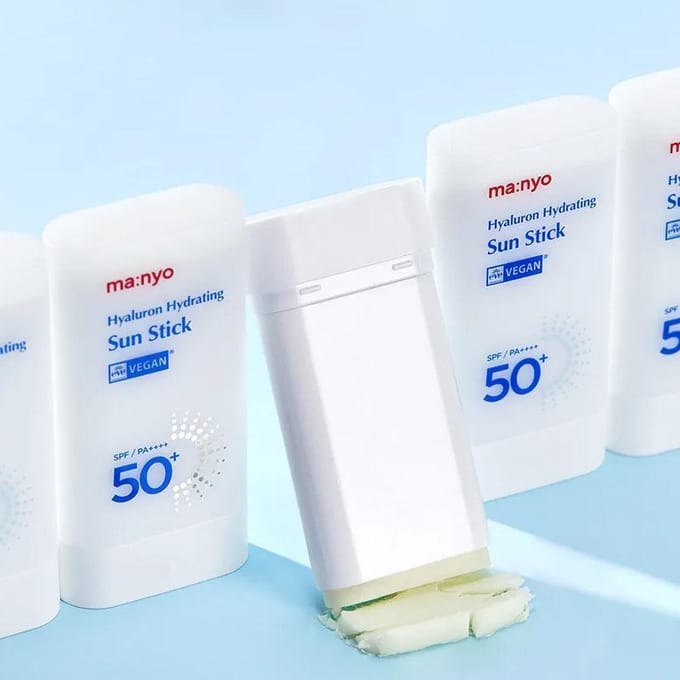 [Manyo Factory] Hyaluron Hydrating Sun Stick SPF 50+ PA++++ 18g white