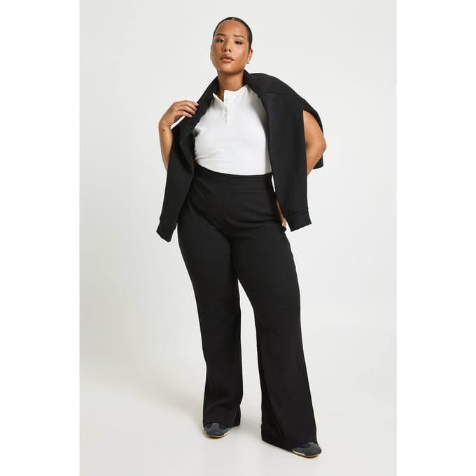 boohoo Dames Plus Basic geribbelde uitlopende legging | Zwart | Maat: 52