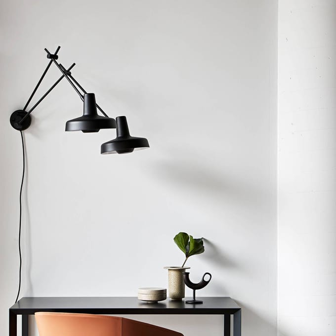 GRUPA Arigato wandlamp 2-lamps 70 cm zwart