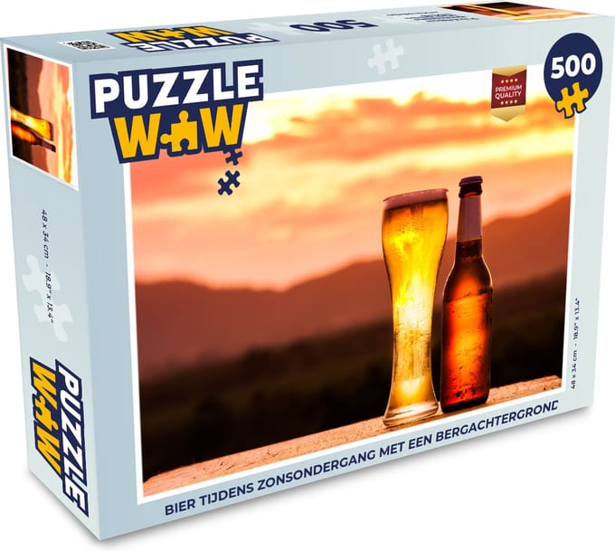 Puzzel Bier tijdens zonsondergang met een bergachtergrond - Legpuzzel - Puzzel 500 stukjes