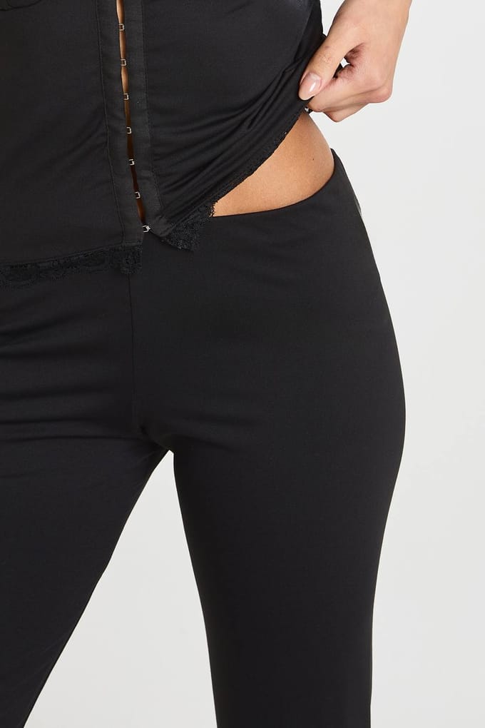 boohoo Dames Cotton Touch Uitlopende Legging | Zwart | Maat: 40