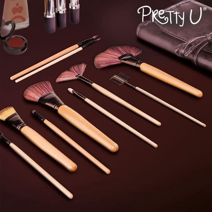 Pretty U Set van 24 Make-up Kwasten