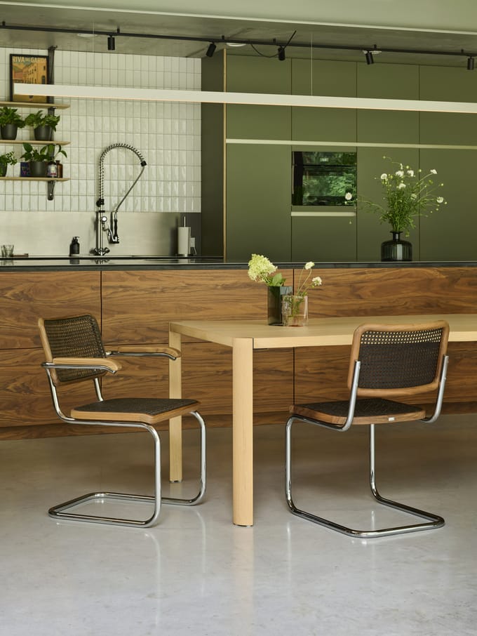 Thonet S 32 V Stoel - ThonetNussbaumDarkMelange