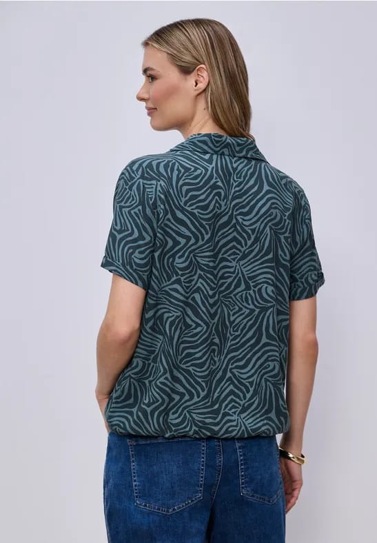 Blouse met korte mouwen en bowlingkraag