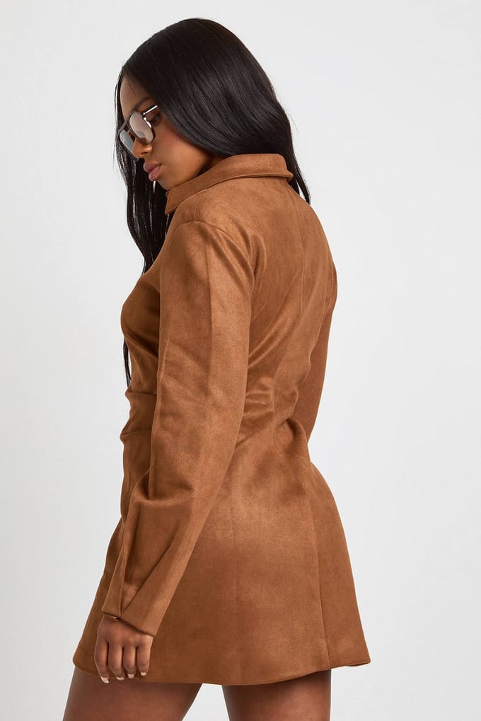 boohoo Dames Namaaksuede jurk met ingesnoerde taille en kraag | Tan | Maat: 8