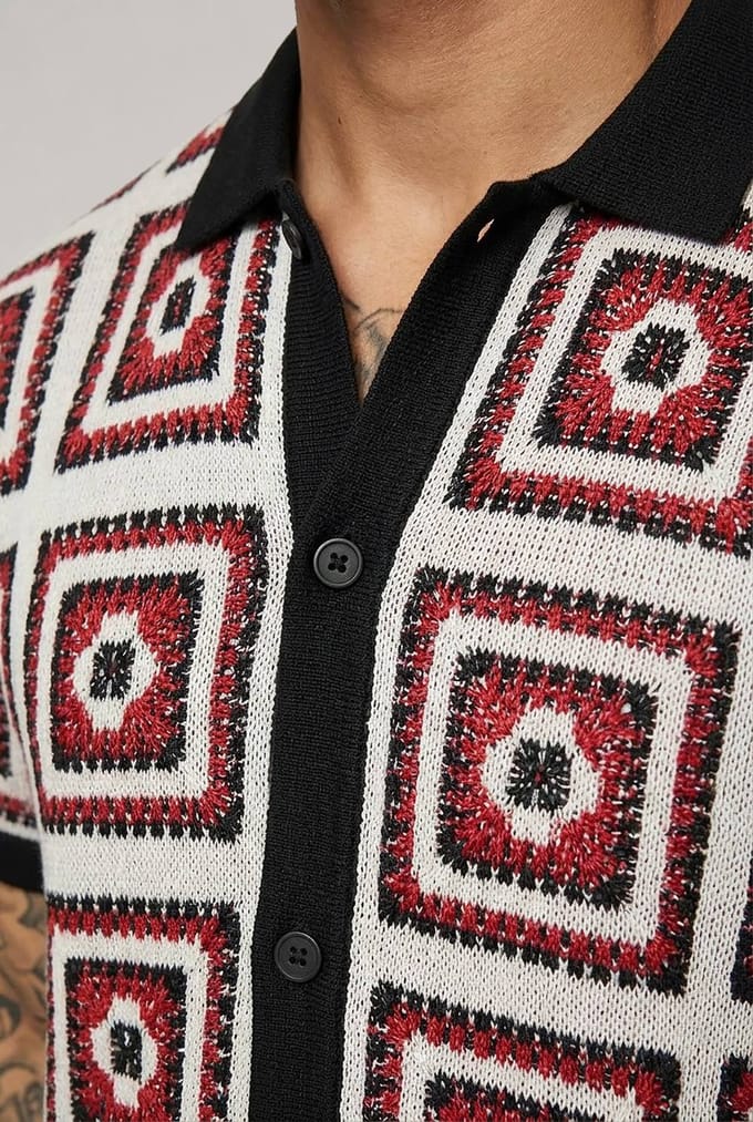 Ontspannen Gehaakte Patch Tapijt Gebreid Overhemd | Red | Size Large