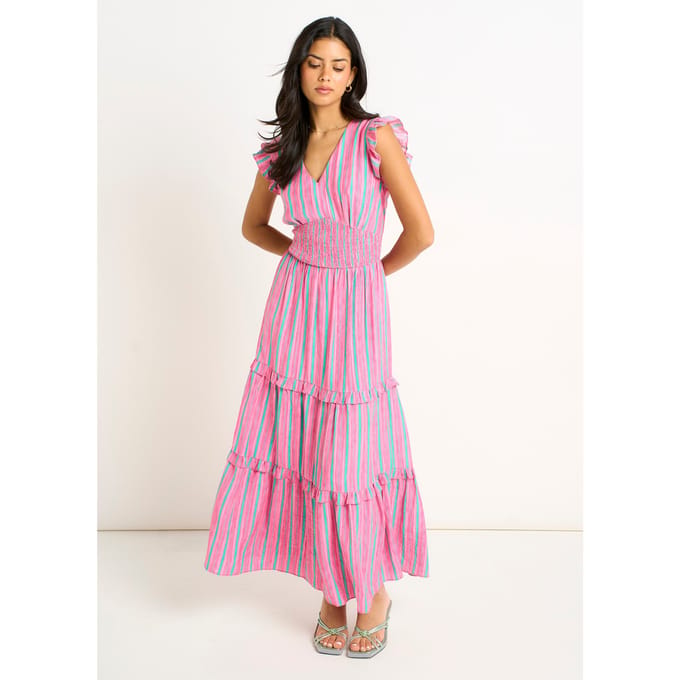 Roze zomerjurk met strepen en gerimpelde taille