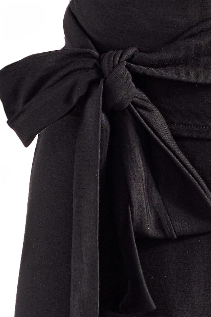 Mouwloze Empire Line-jurk in Zwart