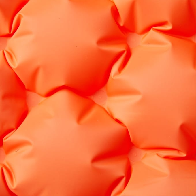 vidaXL - Kampeermatras - met - kussens - zelfopblazend - 2-persoons - oranje