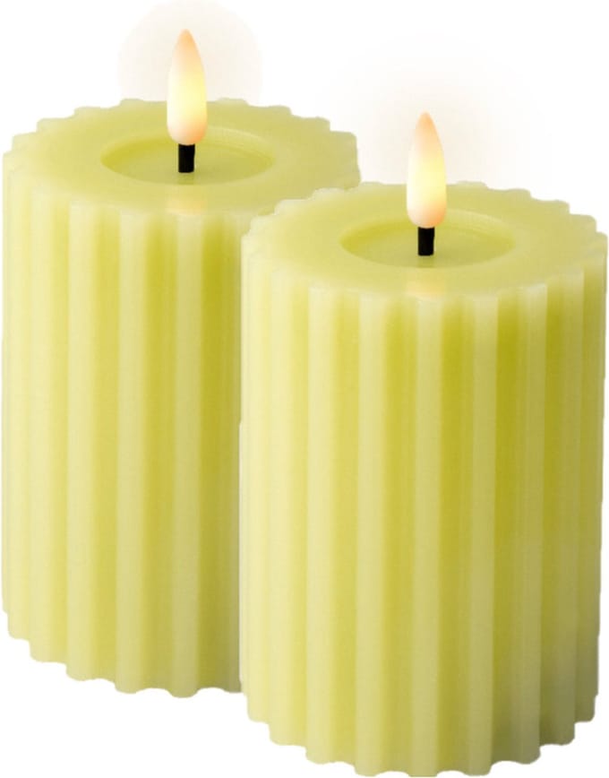 Lumineo luxe LED kaars/stompkaars - 2x st - groen ribbel - D7,5 x H12 cm - timer