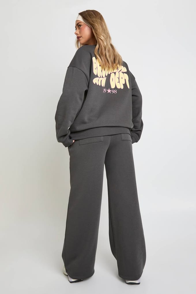 boohoo Dames Brooklyn Ath Dept Puff Print Sweatshirt Trainingspak | Charcoal | Maat: Small