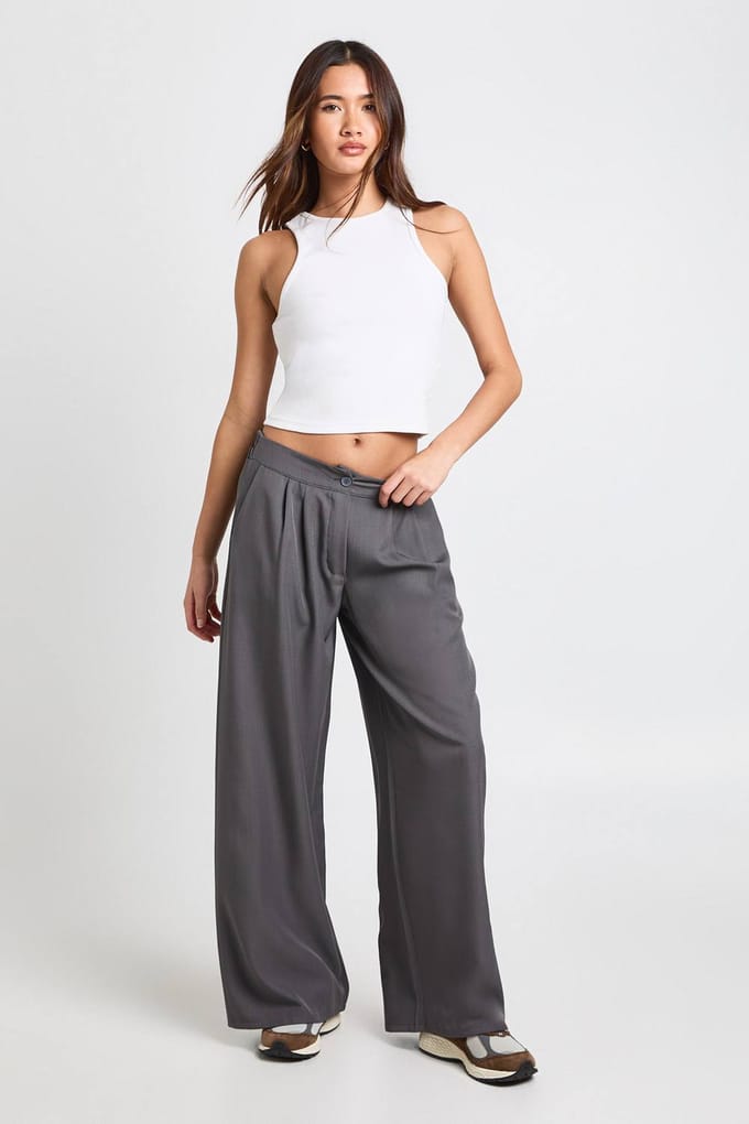 boohoo Dames Geweven Getailleerde Geplooide Wijde Pijpenbroek | Houtskool | Maat: 36