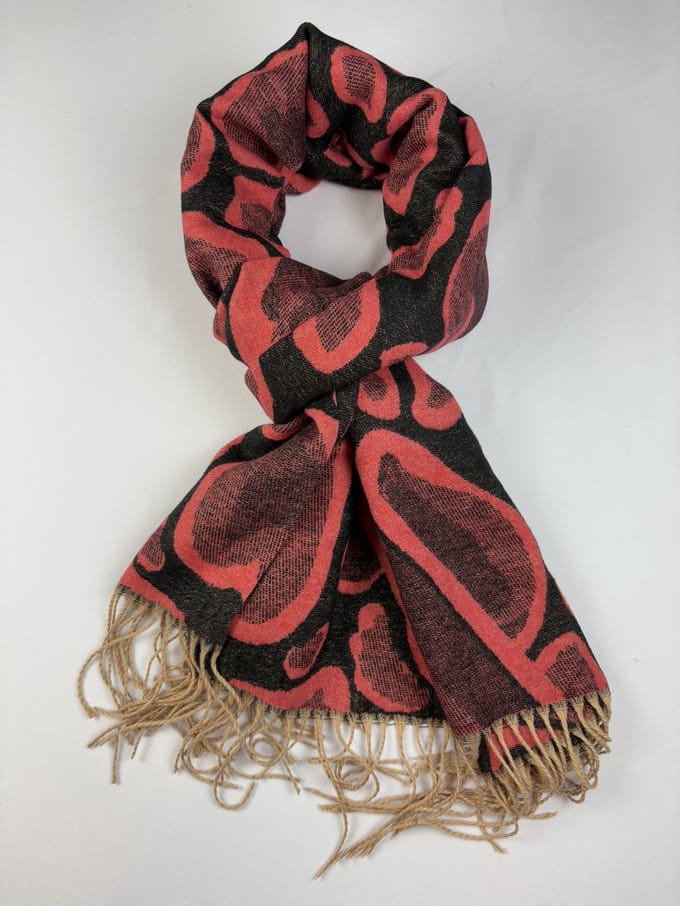 Wintersjaal met panter print 2 kanten 20% wol en 80% viscose