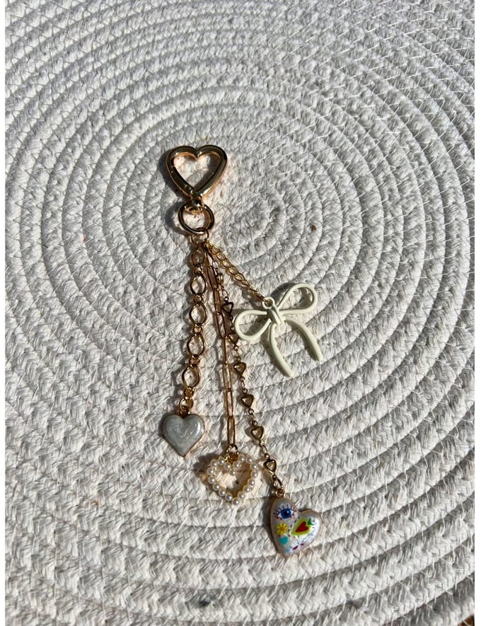 2 Love it Liefedevol B - Sleutelhanger - Tashanger - Wit - Goudkleurig - Veelkleurig