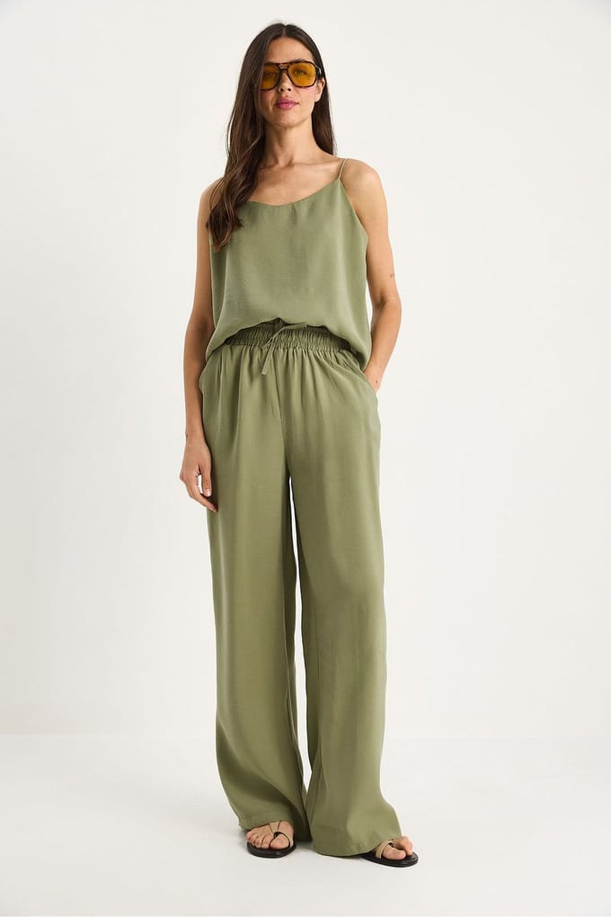 Mouwloze Camisole en Wijde Broek Set