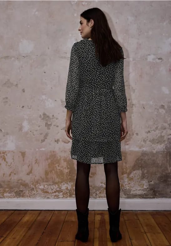 Gedessineerde chiffon jurk
