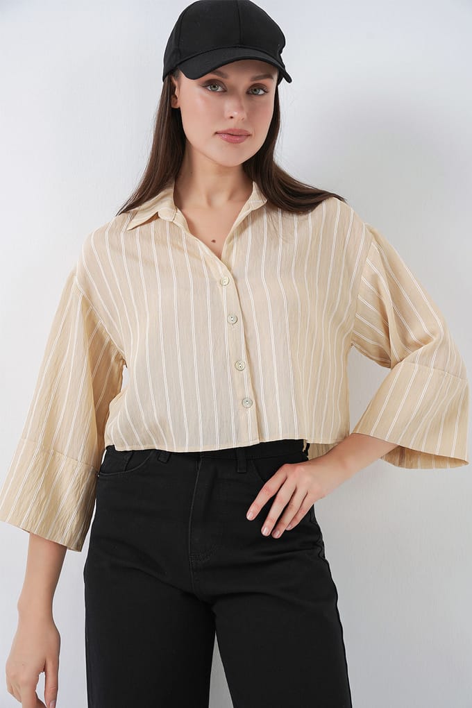 Oversized Gestreepte Cropped Shirt met Knoopsluiting