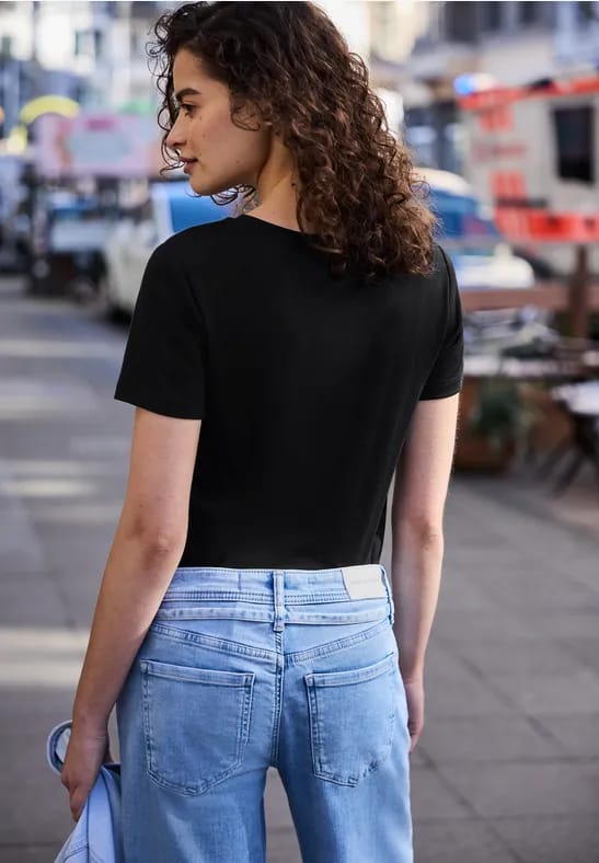 Basic Shirt met ronde hals en korte mouwen