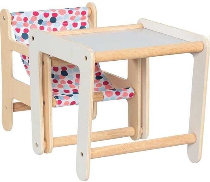 Kinderstoel voor poppen met tafel