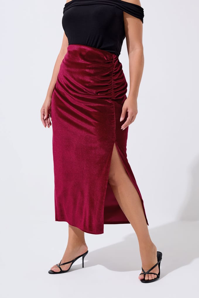 Limited Collection Burgundy Red Velvet Gerimpelde Midirok Size 48