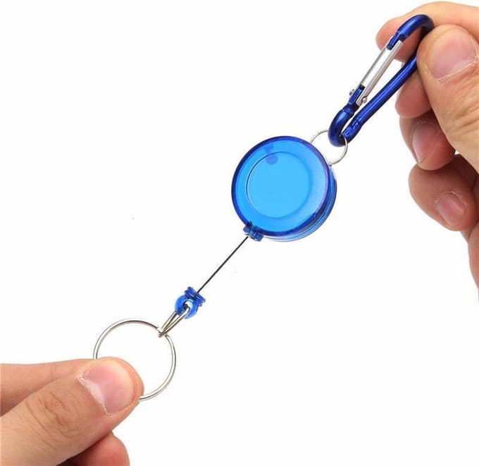 Blauwe Uittrekbare sleutelhanger / pasjeshouder met karabijnhaak