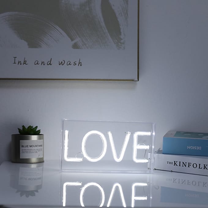 iTOTAL - neon LED light "LOVE" - Sfeerverlichting - wandlamp - ideaal voor studenten - mancave - decoratie - XL2762