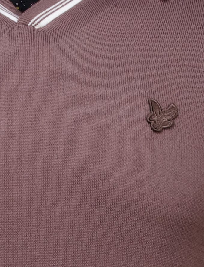 Lyle & Scott gebreide polo met open kraag en punt - pruimtruffel