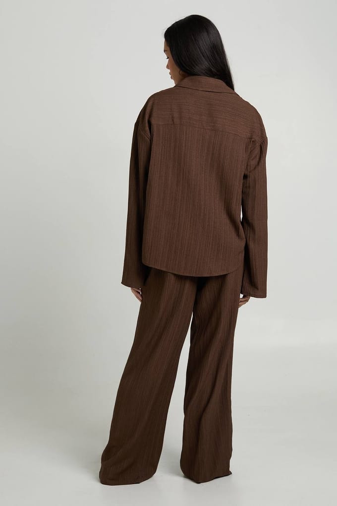 boohoo Dames Getextureerde Geweven Oversized Shirt en Broek Co-ord | Chocolate | Maat: 6