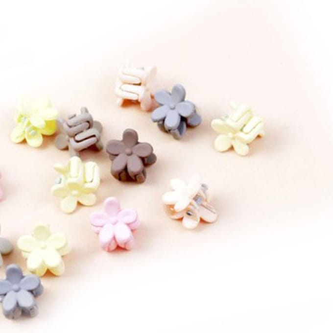 100 stuks Kleine Haarspeldjes Vlinderdas Bloem Vruchtvormig Schattig Draagbaar Gemengde Heldere Kleur Mini Haarklauw white