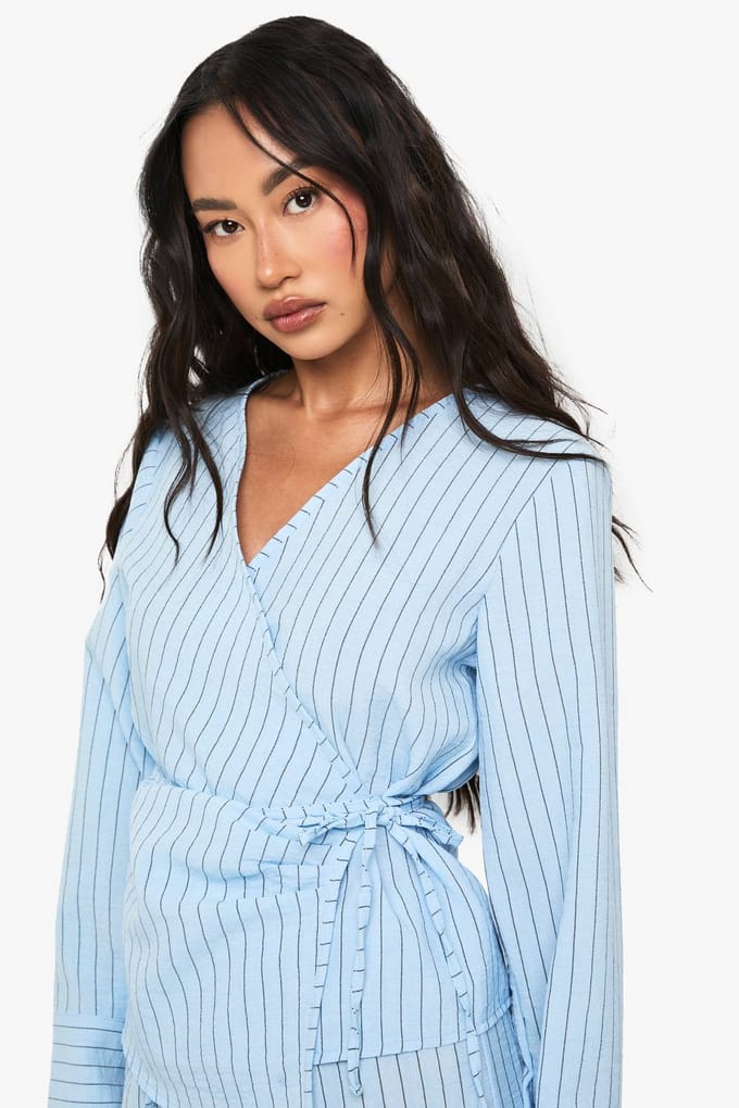 boohoo Dames Woven Striped Wrap Tie Detail Top | Blauw | Maat: 36