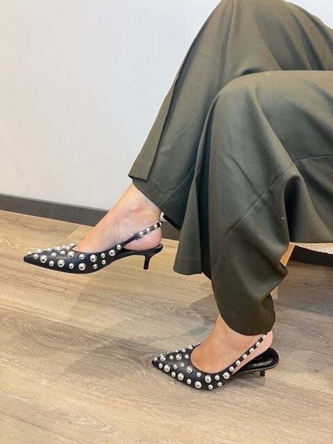 Barla Shoes - Cindy - Slingbacks met Studs - Zwart