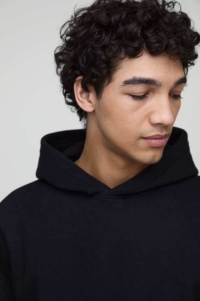 Basis hoodie in een boxy pasvorm, om over het hoofd te trekken | Black | Size Medium