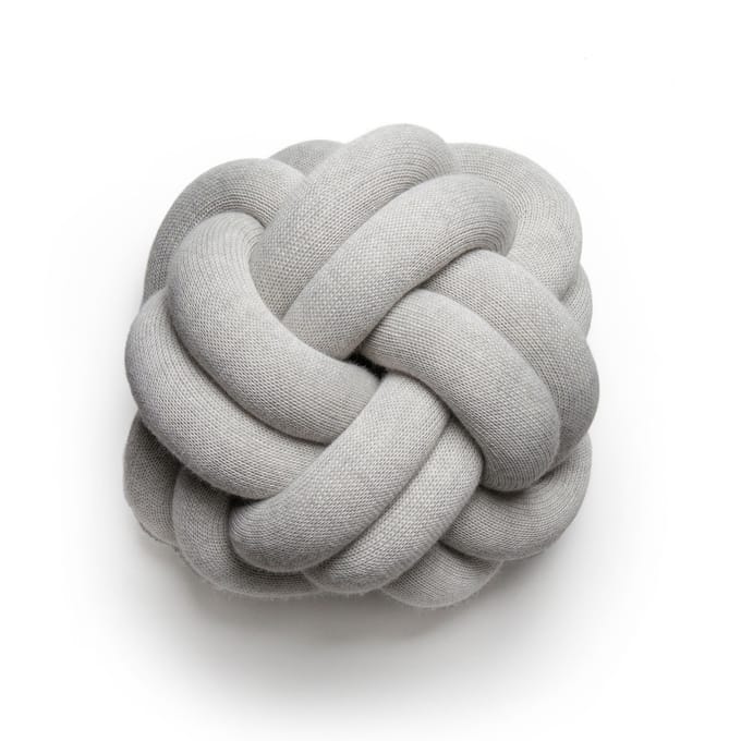 Design House Stockholm - Knot kussen - lichtgrijs - 4 - 6 Wochen