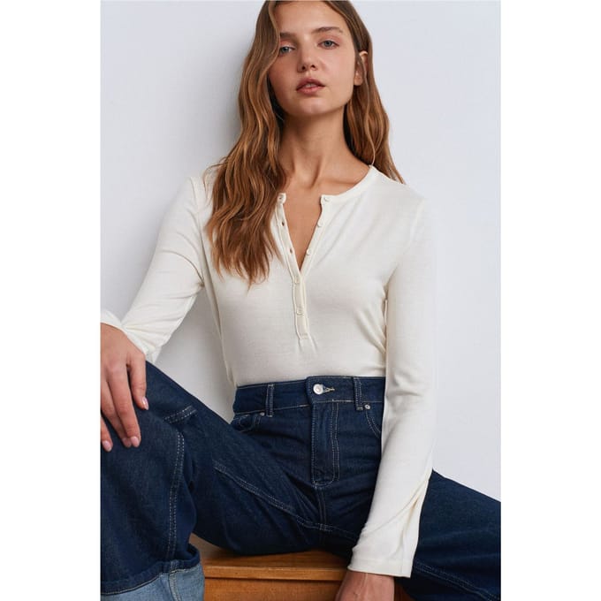 Slim Fit V-hals Knopenblouse