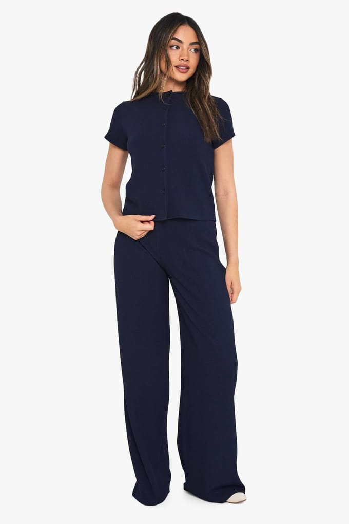 boohoo Dames Crinkle Rib Button Through Cap Sleeve Top and Trouser Set | Navy | Maat: 14