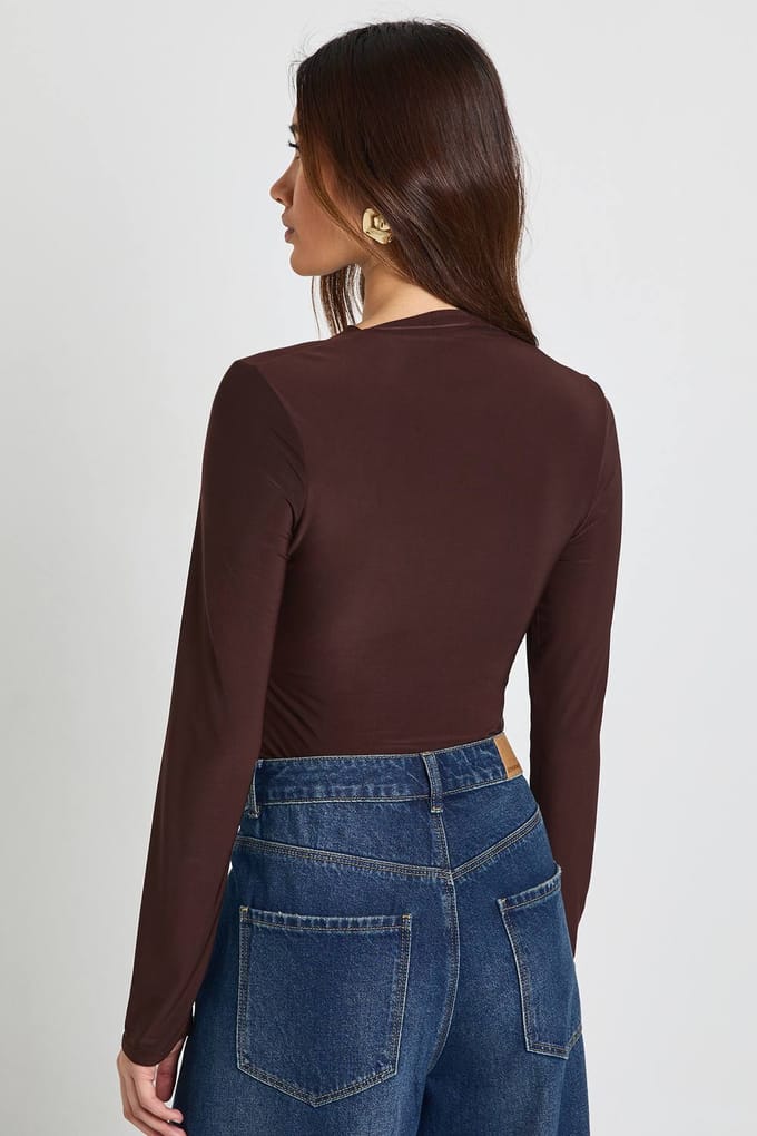 boohoo Dames Wikkel Voorkant Mat Slinky Lange Mouw Bodysuit | Chocolate | Maat: 14