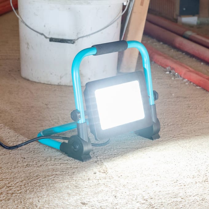 EGLO LED-buitenspot Avelar, zwart/turkoois, breedte 31 cm, metaal