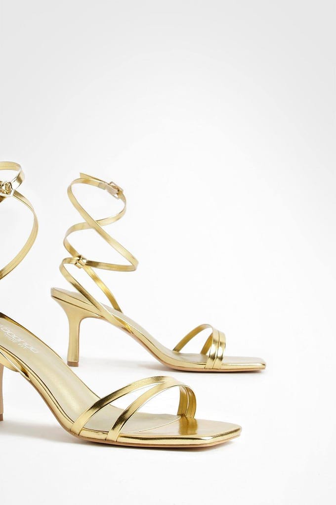 boohoo Dames Wide Fit Double Strap Flat Heel Sandals | Goud | Maat: 41