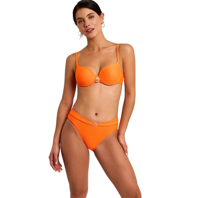 Vrouwelijke voorgevormde bikini top met beugels Selmark Solstice